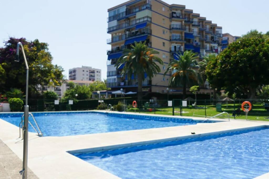 HOLIDAY RENTALS PISCINA, PLAYA PARKING a 5 min caminando del PUERTO DE Benalmádena Esterno foto